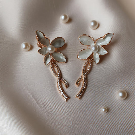 Pearl Blossom Drop Earrings – Floral Elegance