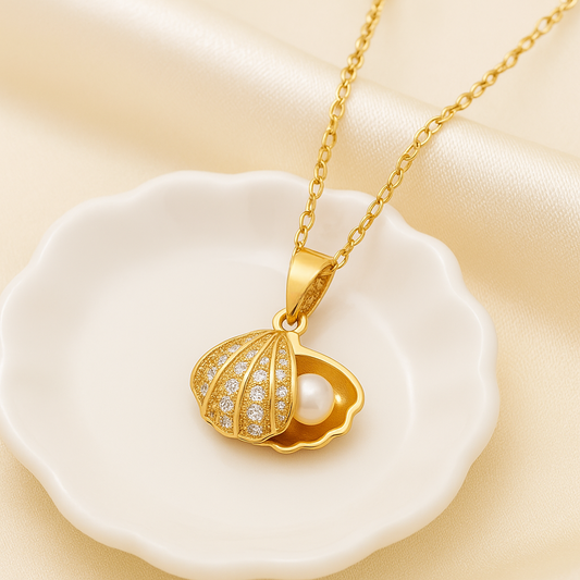 Gold Sea Shell Pearl Pendent Necklace